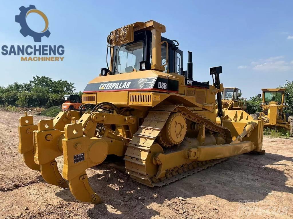 CAT D 8 R Buldozer sobre oruga