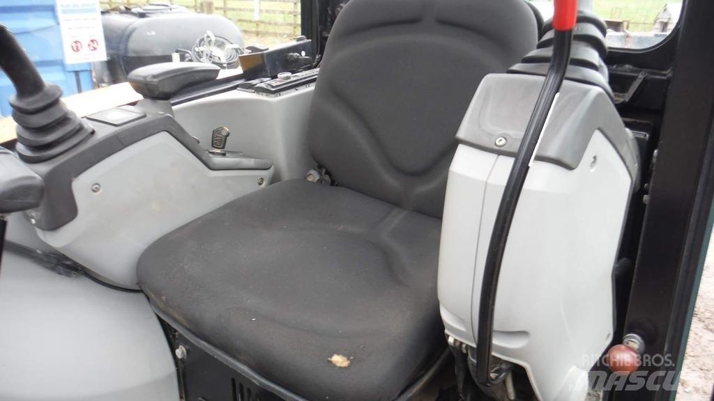 CAT 302.7 D CR Mini excavadoras < 7t