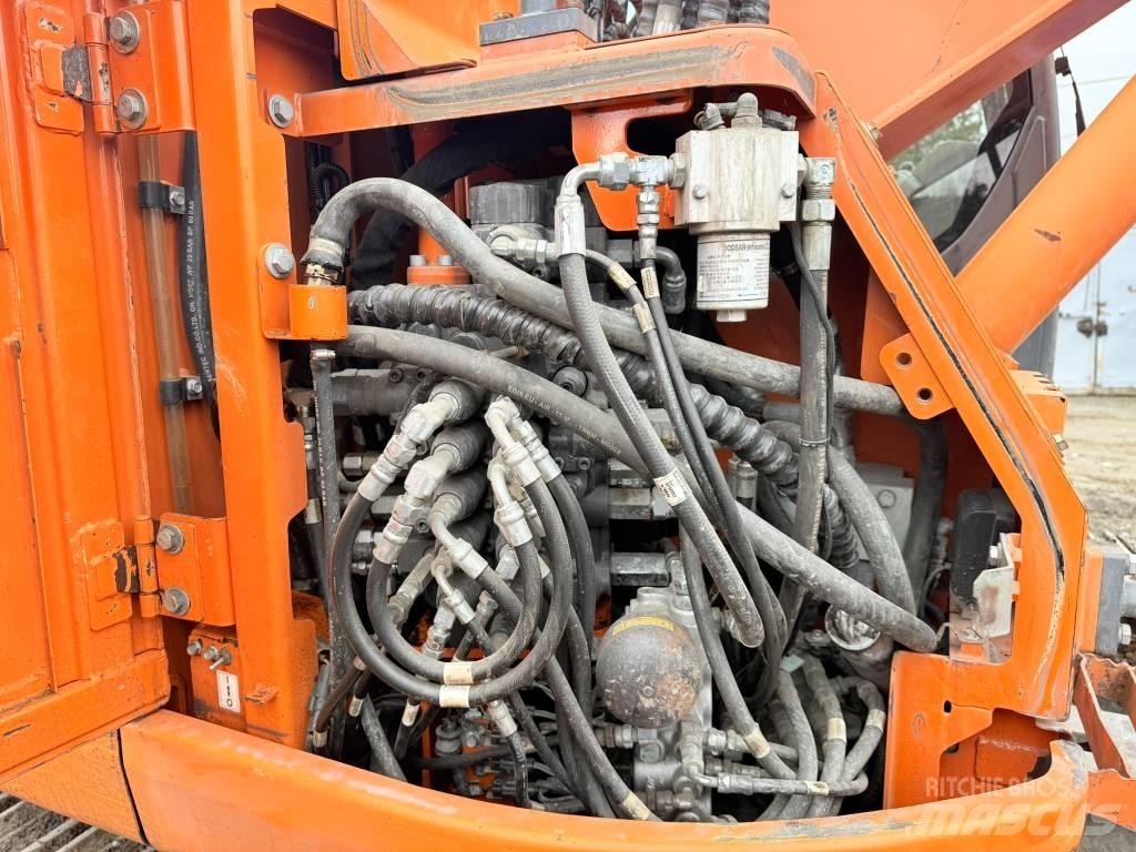 Doosan DX 140 LCR Excavadoras de cadenas