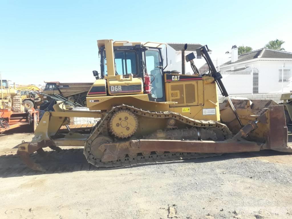 CAT D 6 R II Buldozer sobre oruga