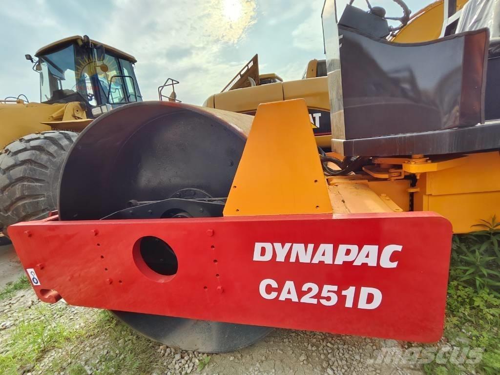 Dynapac CA 251 D Rodillos de un solo tambor