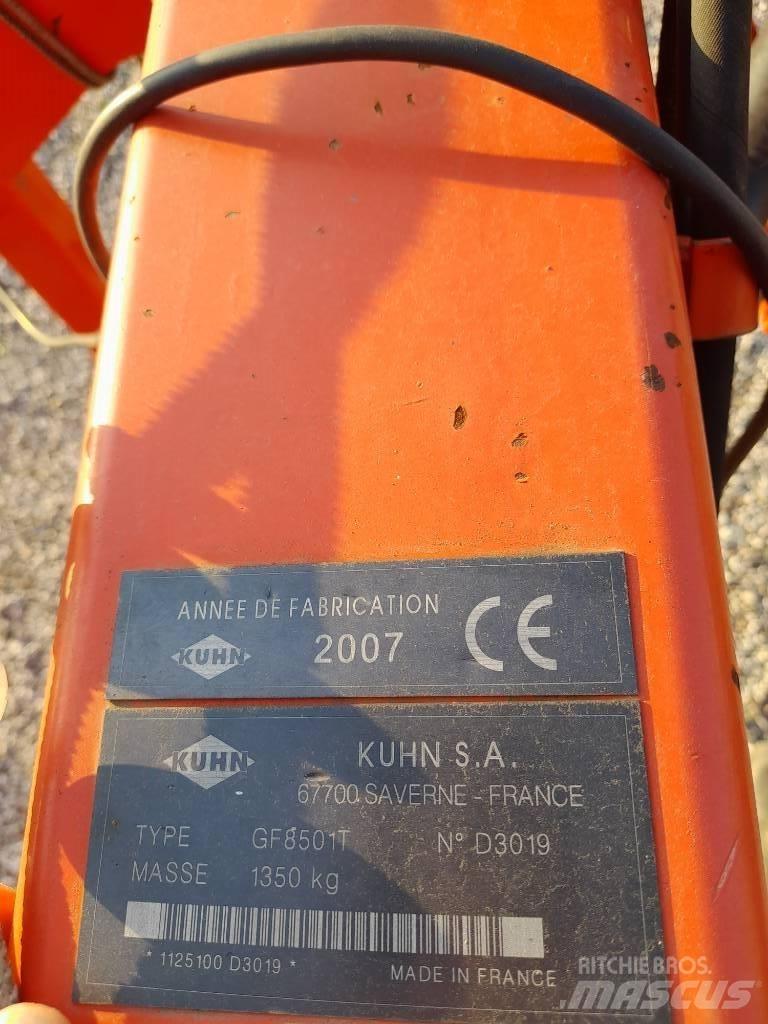 Kuhn GF 8501 T Rastrillos y henificadores
