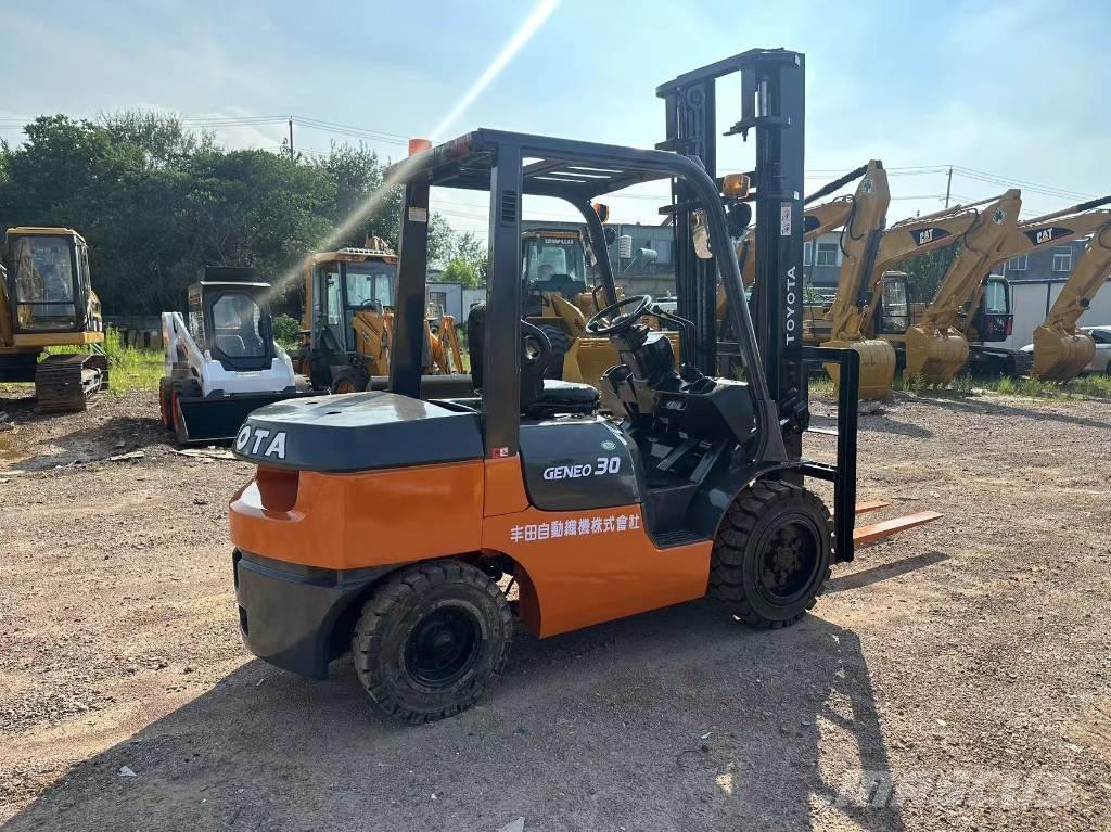 Toyota 30 forklift Carretillas diesel
