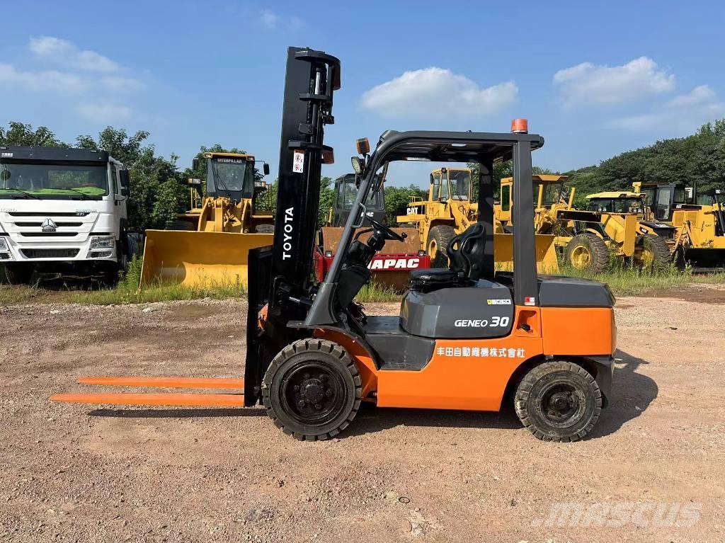 Toyota 30 forklift Carretillas diesel