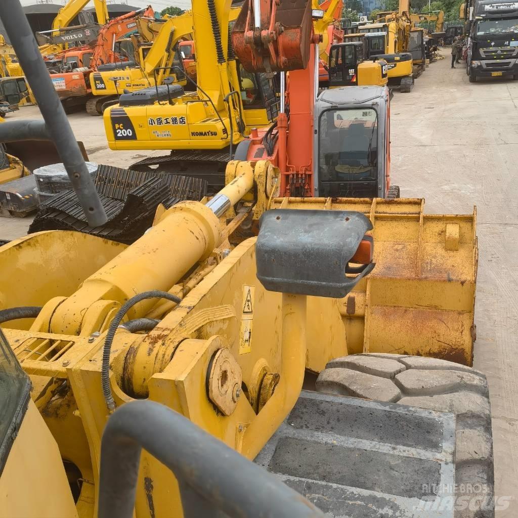 Komatsu WA 600-6 Cargadoras sobre ruedas