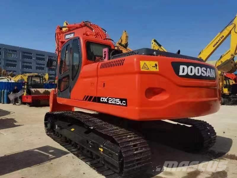 Doosan DX 225 Excavadoras de cadenas
