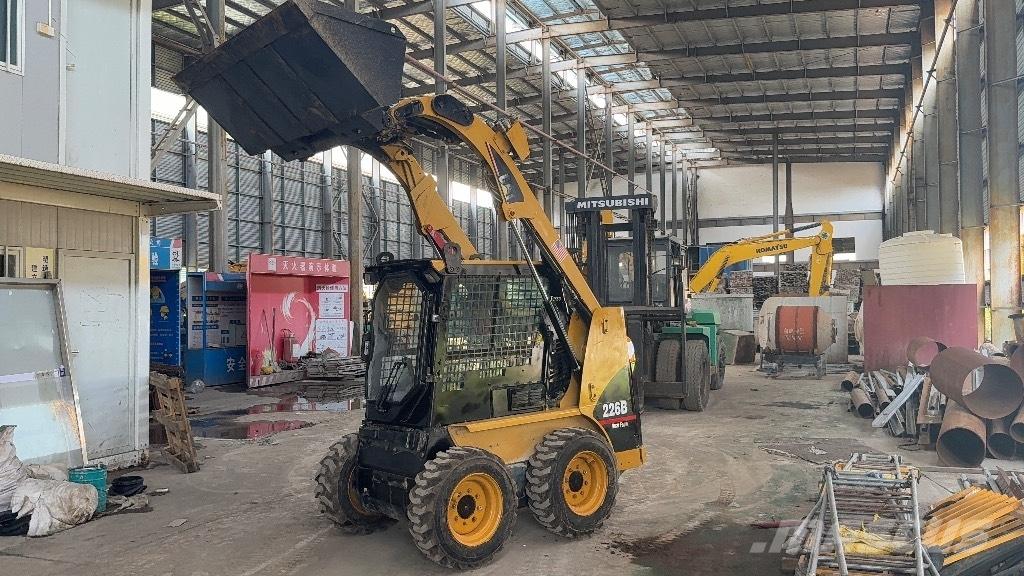 CAT 226 B Minicargadoras
