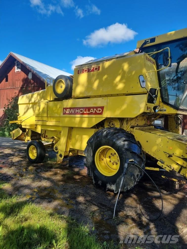 New Holland 8070, 20” Cosechadoras combinadas