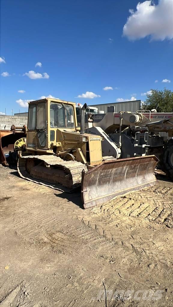 CAT D 4 C Buldozer sobre oruga