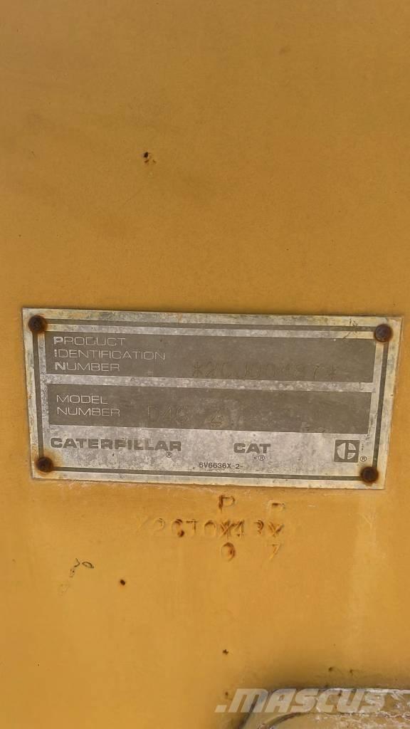 CAT D 4 C Buldozer sobre oruga