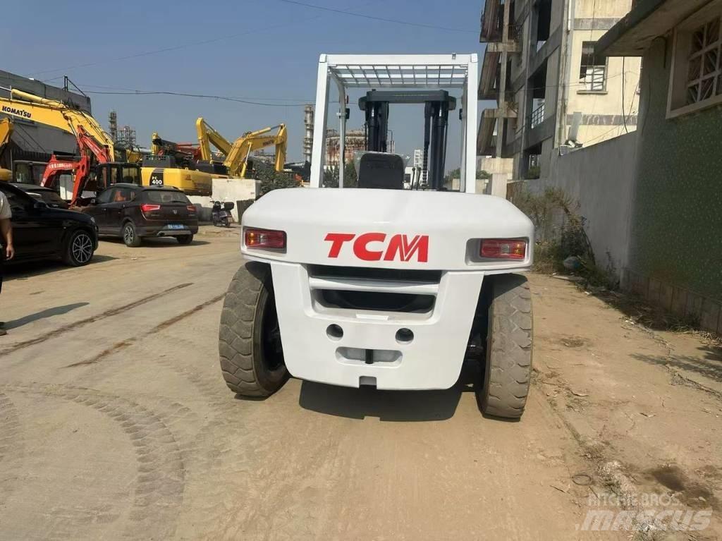 TCM FD 100 Z8 Carretillas telescópicas