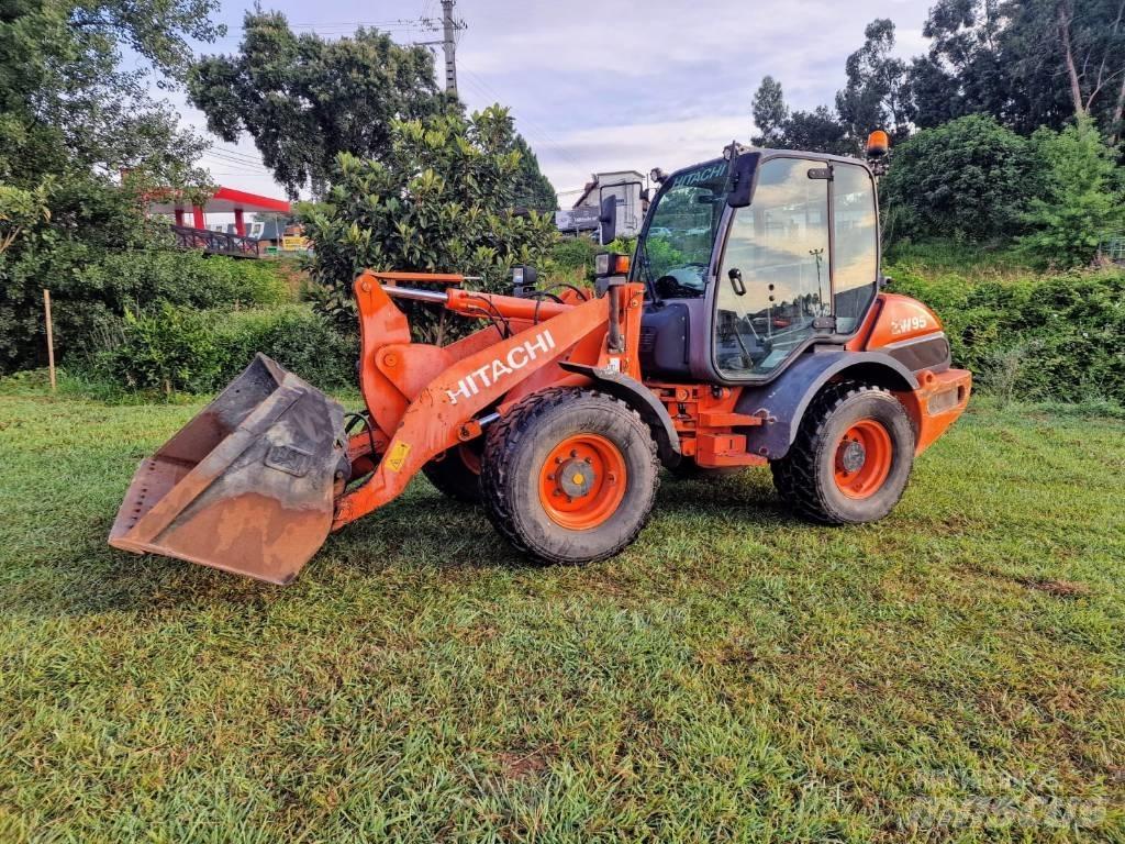 Hitachi ZW 95 Cargadoras sobre ruedas