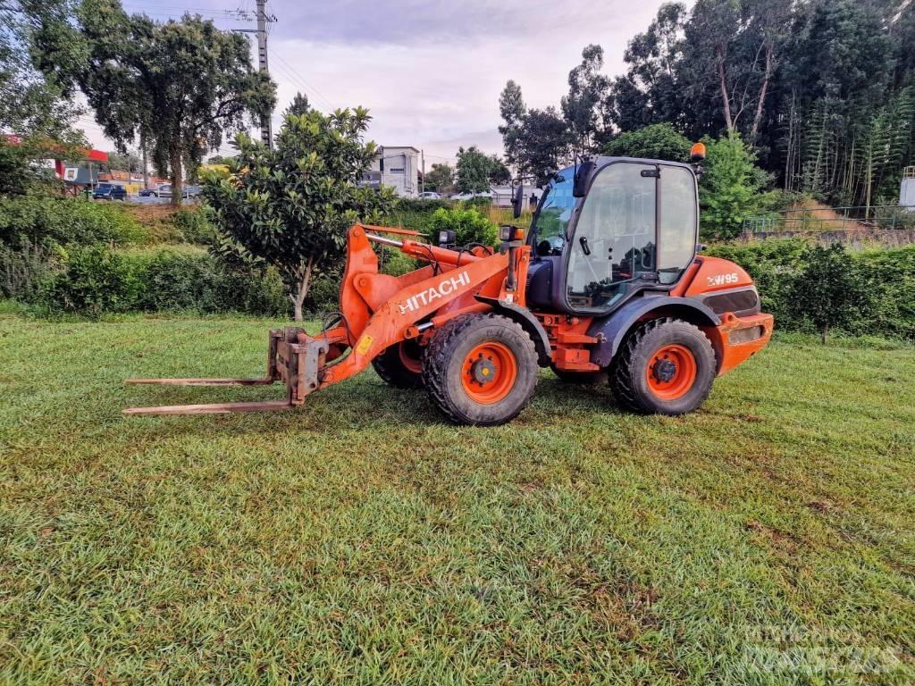 Hitachi ZW 95 Cargadoras sobre ruedas
