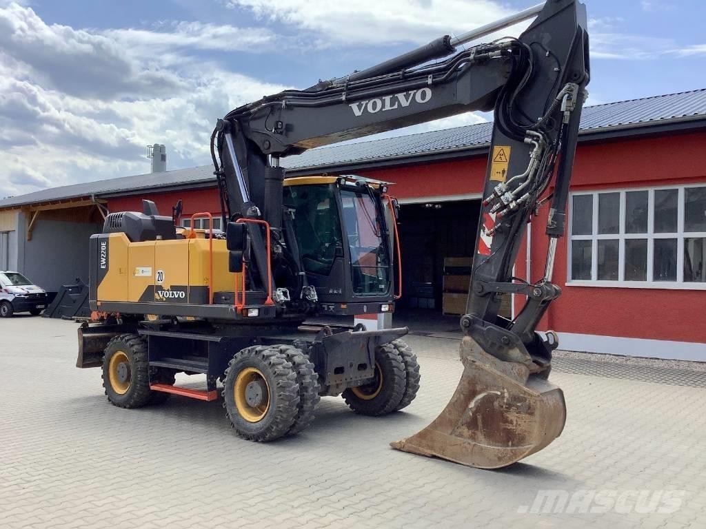 Volvo EW 220 E Excavadoras de ruedas