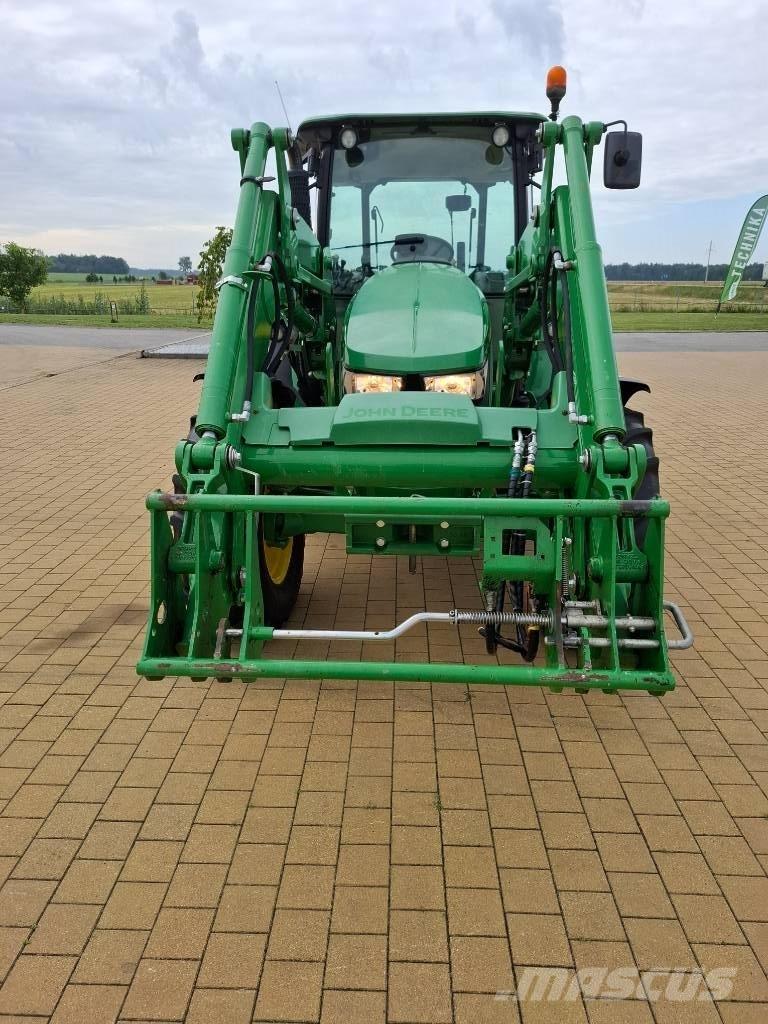 John Deere 5100M Tractores