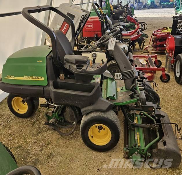 John Deere 2500 A Corta-césped de greens