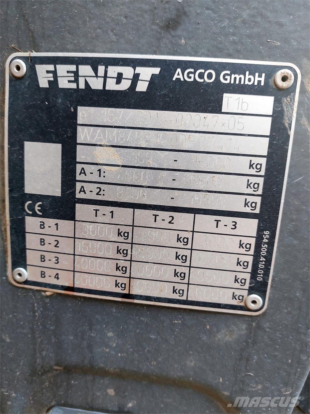 Fendt 824 Vario Tractores