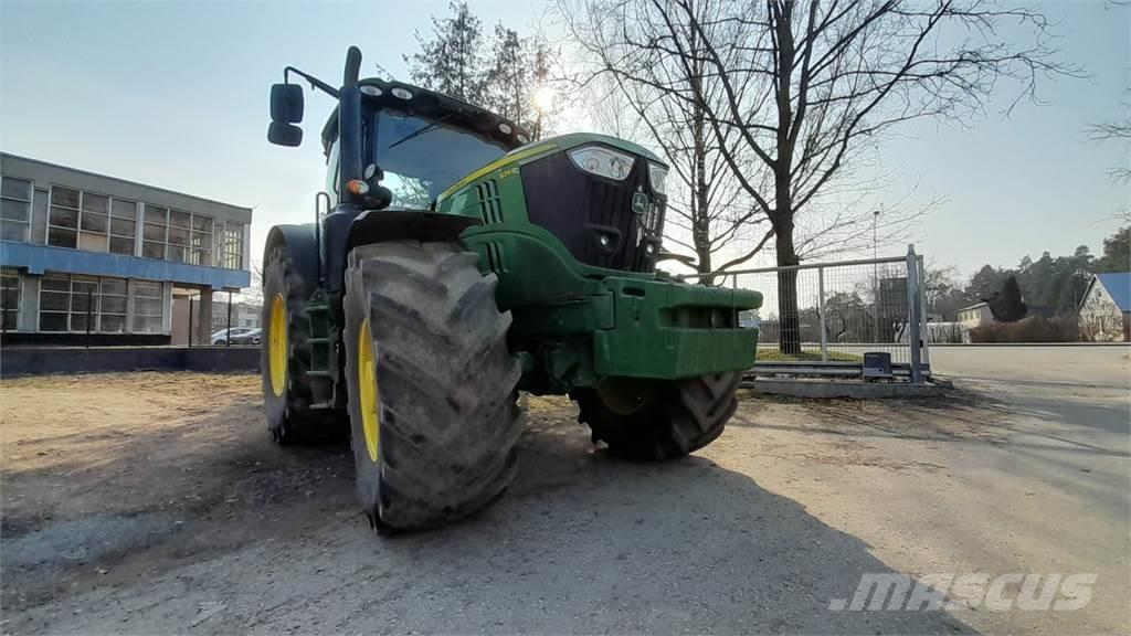 John Deere 6215R Tractores