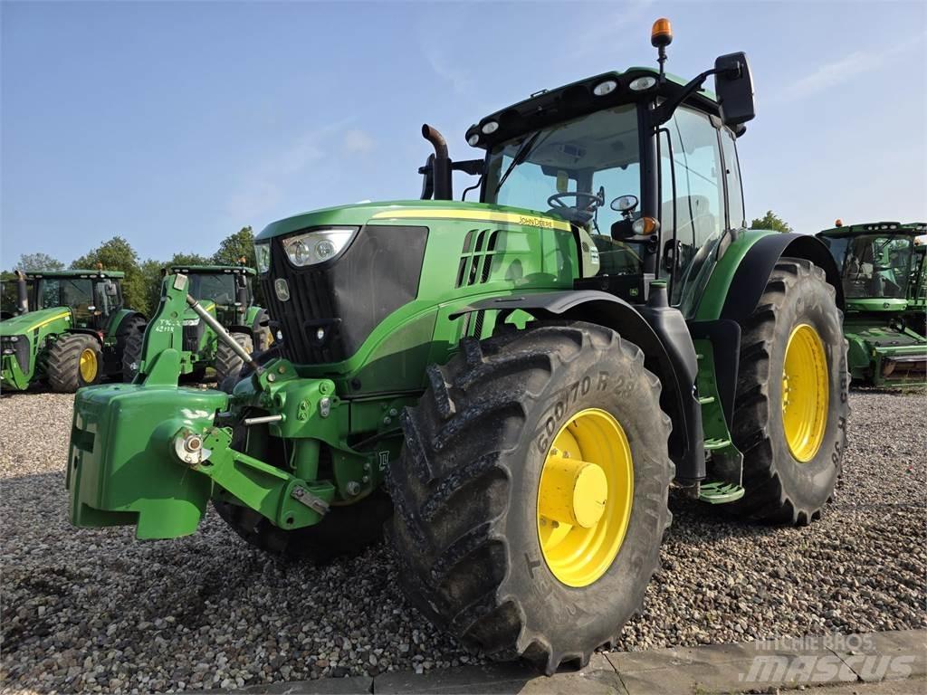 John Deere 6215R Tractores