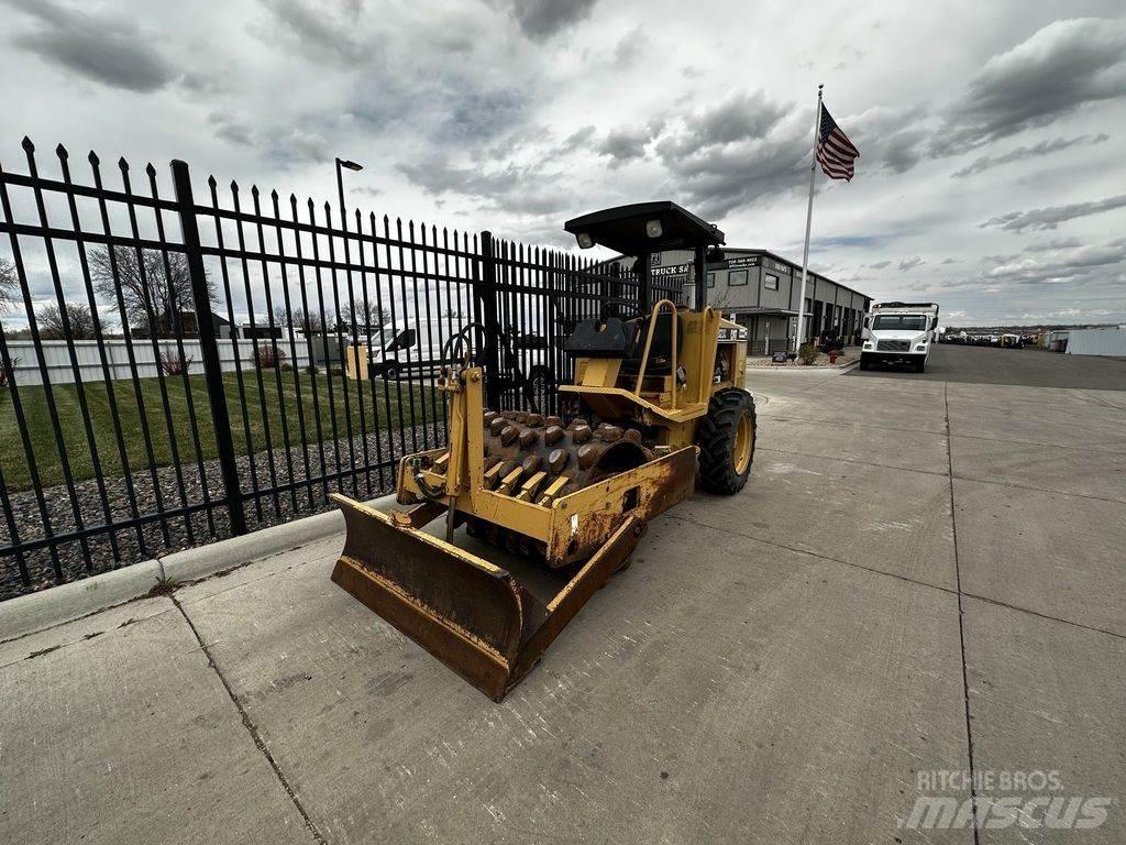 CAT CP-323C Tractores