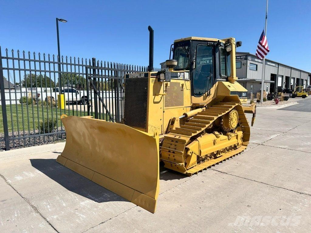 CAT D5M XL Buldozer sobre oruga