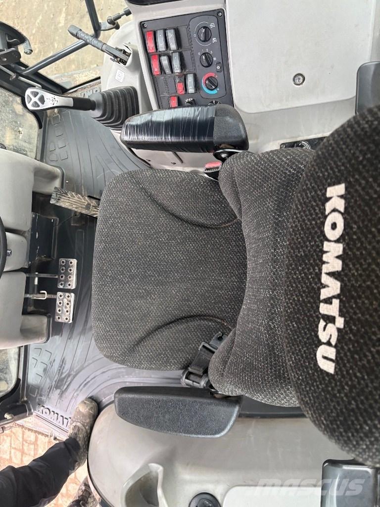 Komatsu WB 97 S Retrocargadoras