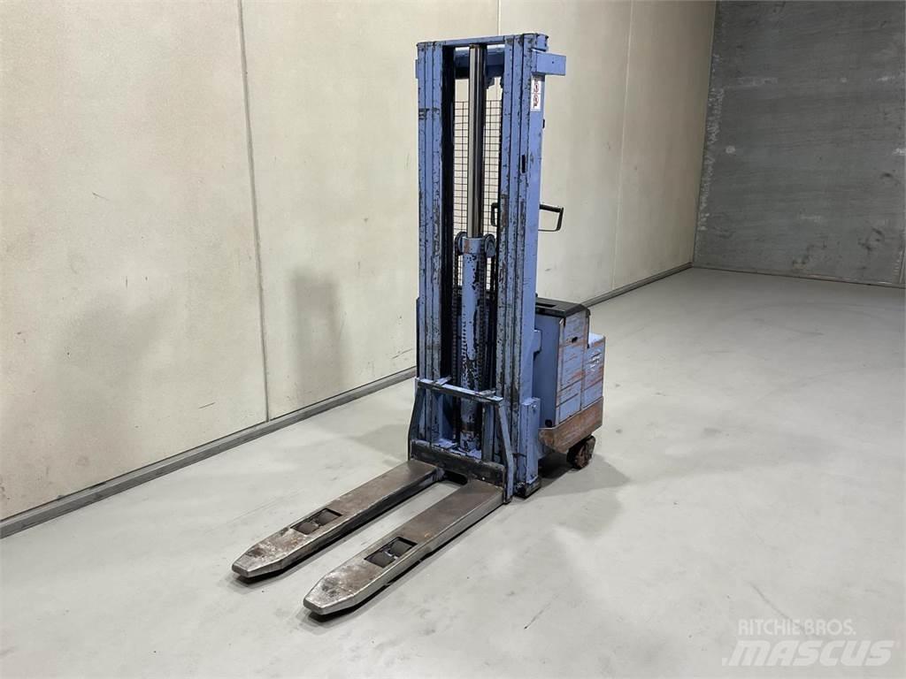 BT LSV 1250 E Apiladores eléctricos autopropulsados