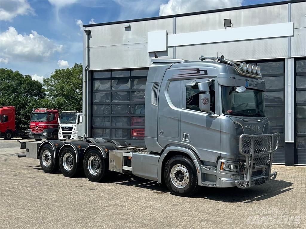Scania R 650 8X4 Camiones chasis