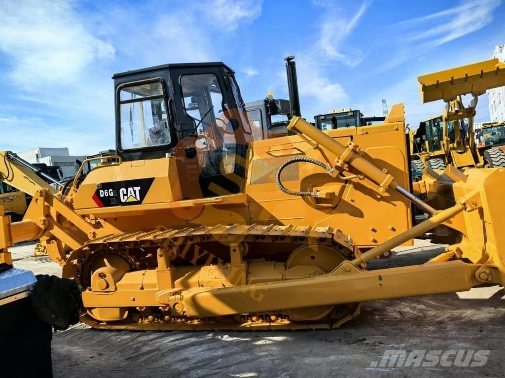 CAT D6G Buldozer sobre oruga