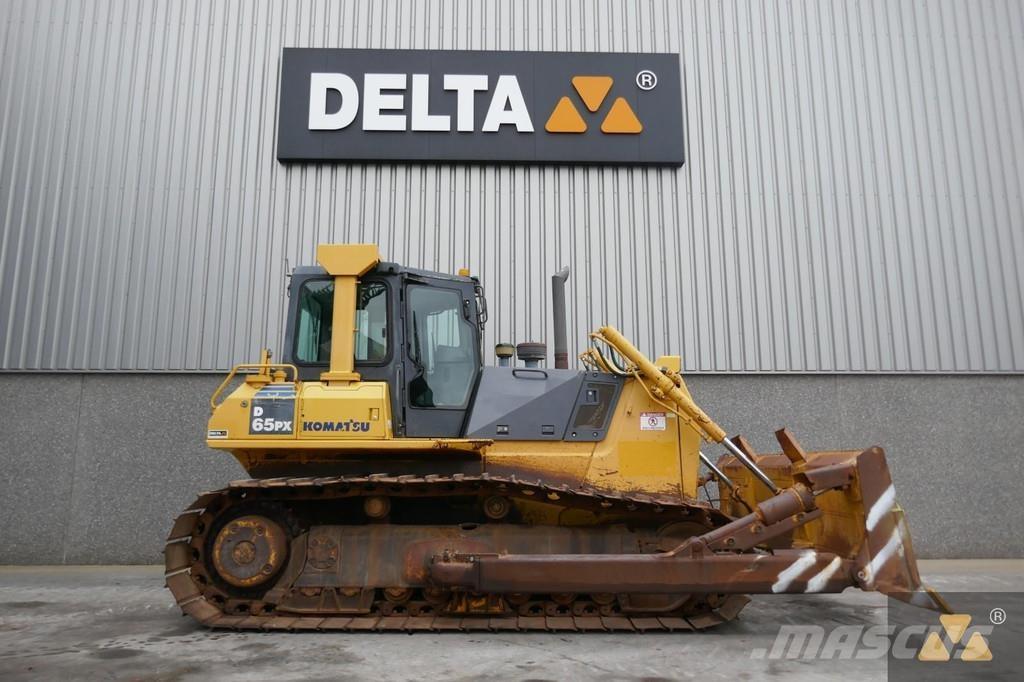 Komatsu D65PX-15EO Buldozer sobre oruga