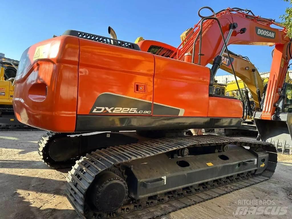 Doosan DX 225 LC Mini excavadoras < 7t
