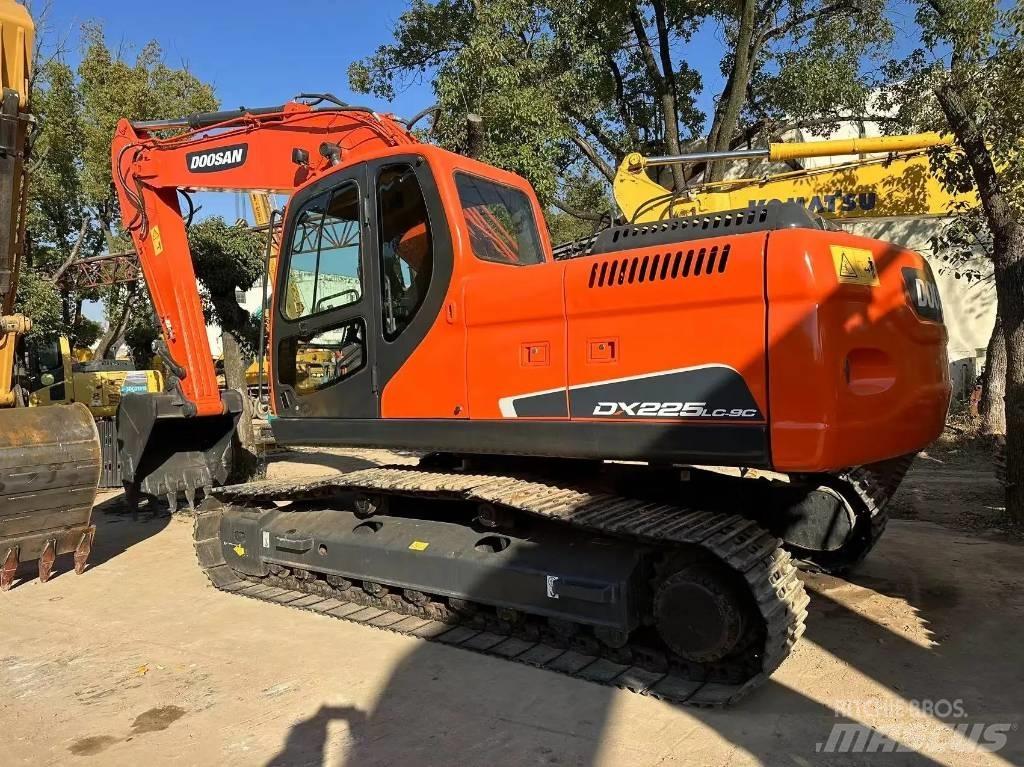 Doosan DX 225 LC Mini excavadoras < 7t