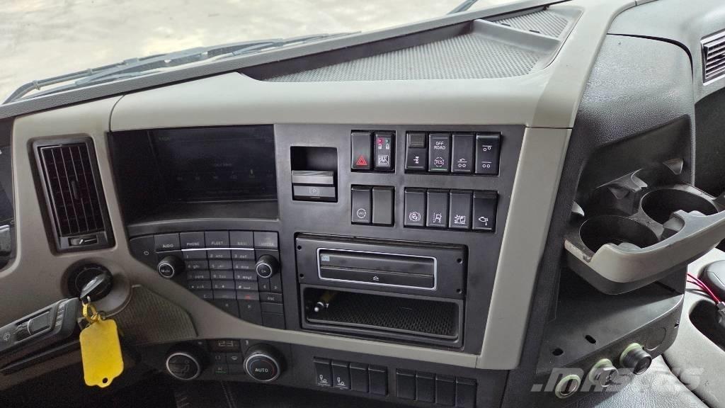 Volvo FM460 6X2*4 Camiones polibrazo
