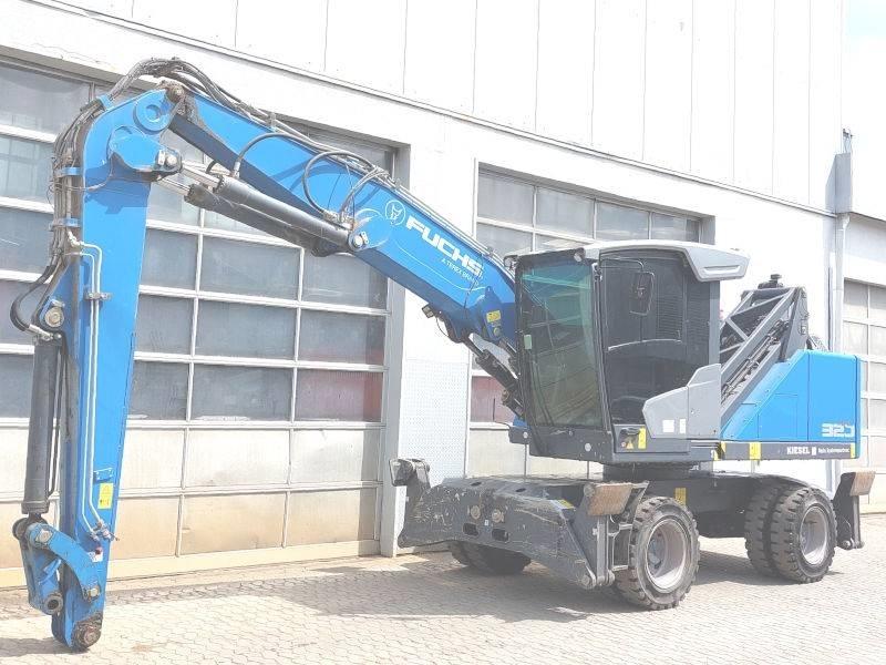 Fuchs MHL 320 F Excavadoras de manutención