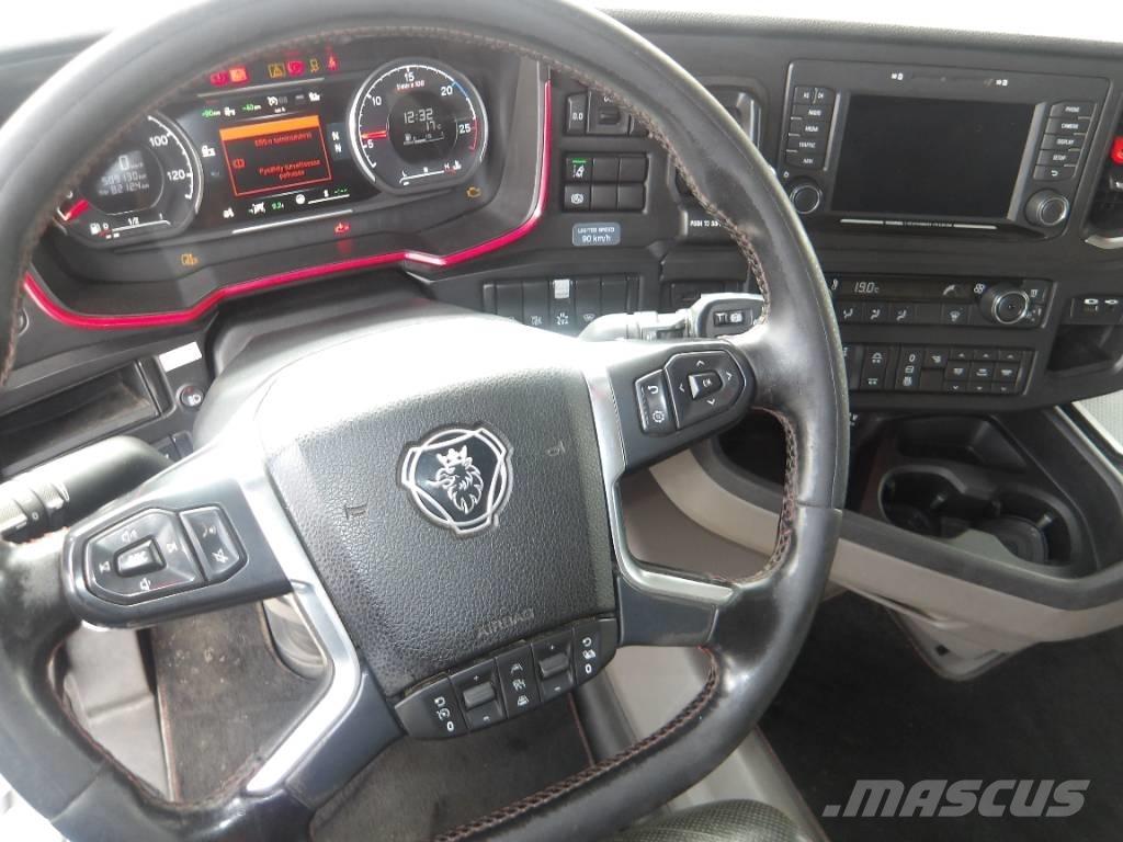 Scania R580 6x2 Camiones polibrazo