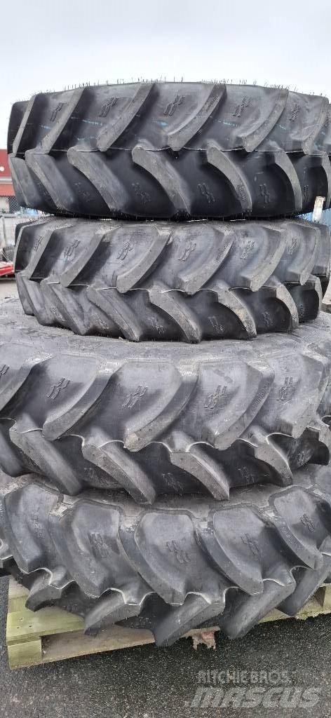 New Holland T5.110 Neumáticos, ruedas y llantas