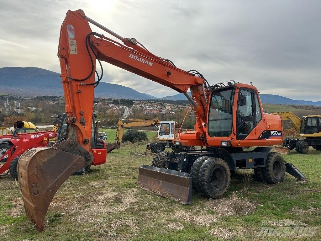 Doosan Solar 160 W V Excavadoras de ruedas