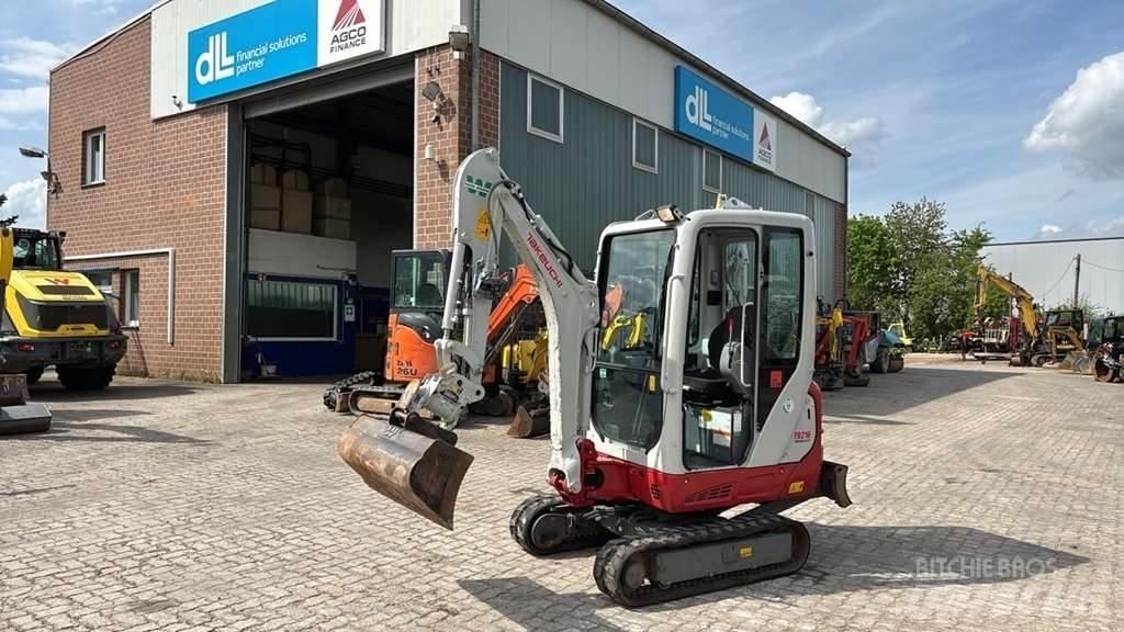Takeuchi TB216 A Mini excavadoras < 7t
