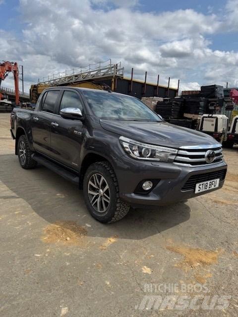 Toyota Hilux Furgonetas caja abierta