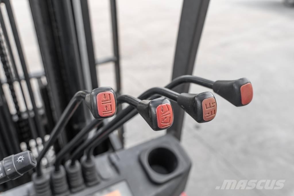 Manitou MI 25 D Carretillas diesel