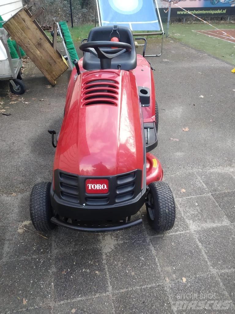 Toro zitmaaier DH140 Tractores corta-césped