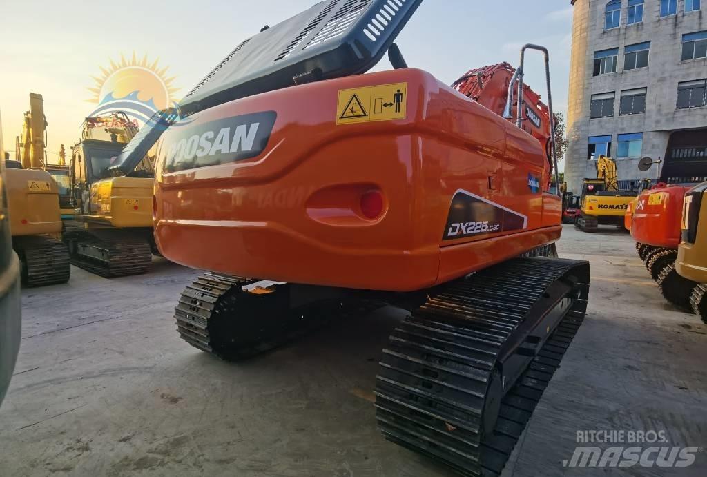 Doosan DX 225 Excavadoras de cadenas