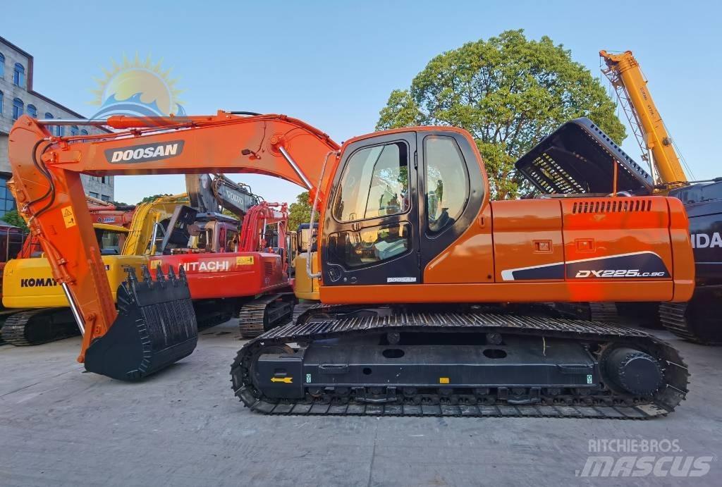 Doosan DX 225 Excavadoras de cadenas