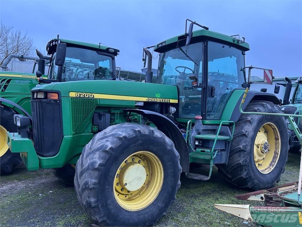 John Deere 8200 Tractores