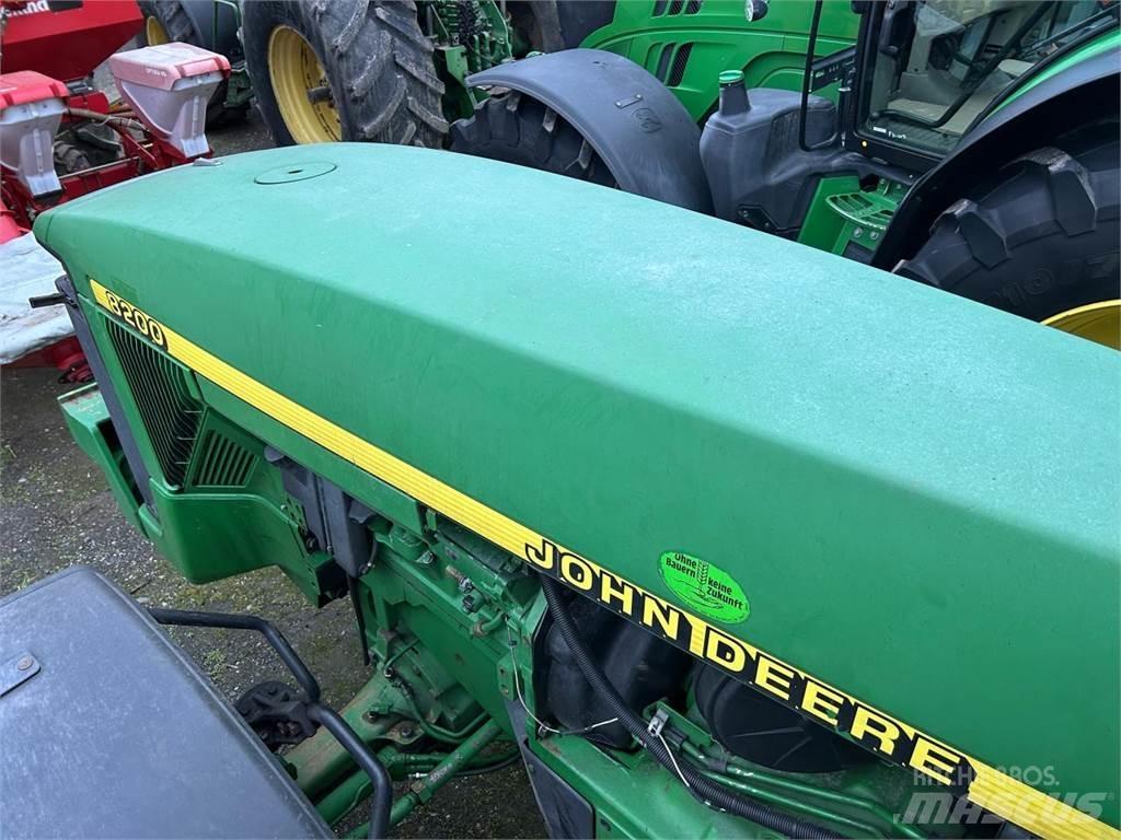 John Deere 8200 Tractores