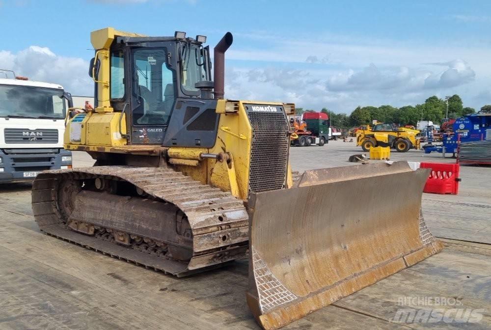 Komatsu D 61 PX-15 Buldozer sobre oruga