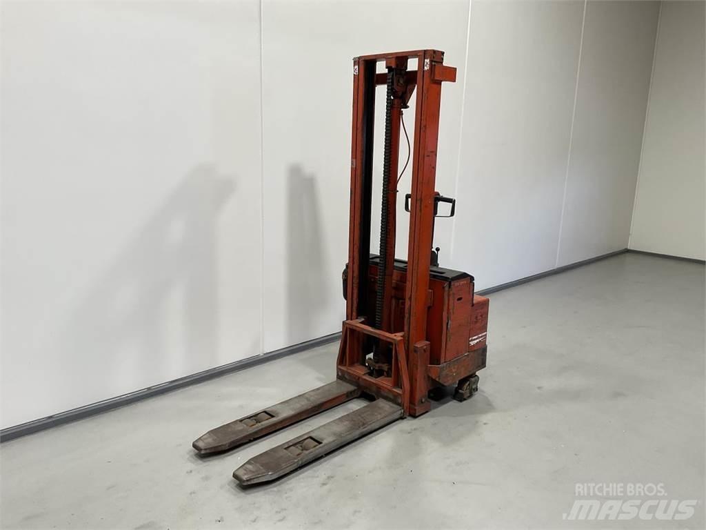 BT LSV 1250 E/10 Apiladores eléctricos autopropulsados