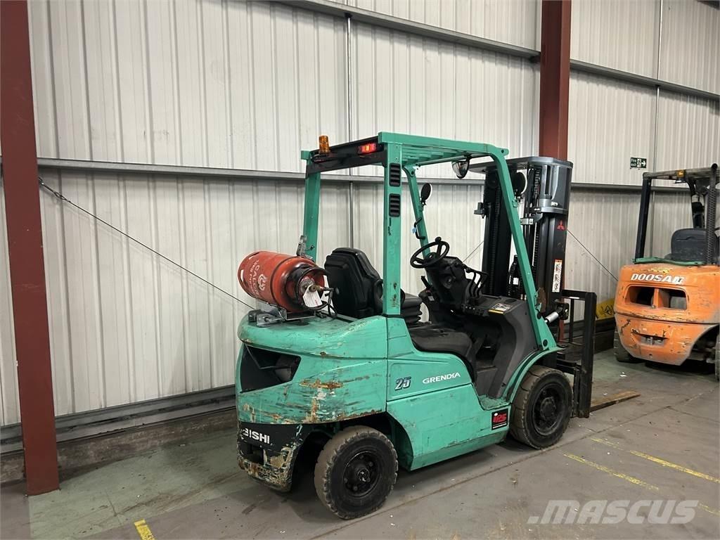 Mitsubishi FG25NT Carretillas LPG