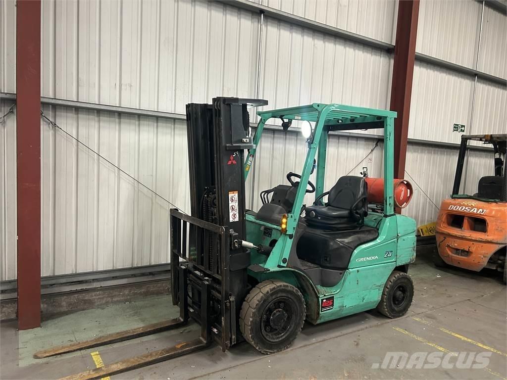 Mitsubishi FG25NT Carretillas LPG