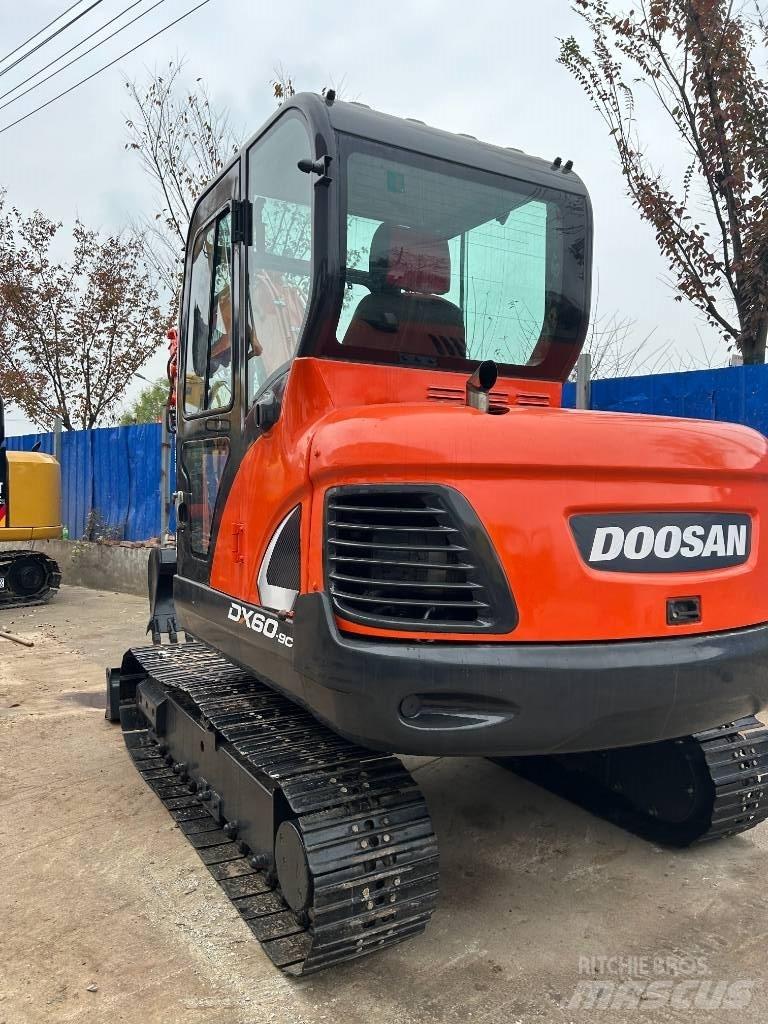 Doosan DX 60 Mini excavadoras < 7t